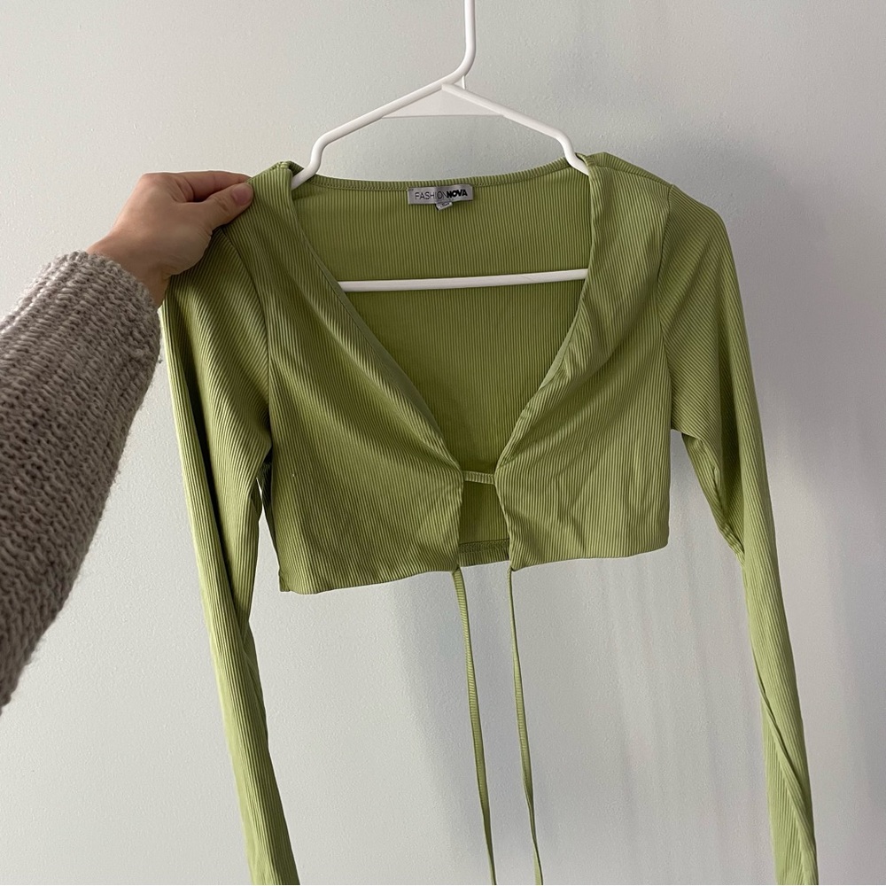 Green long sleeve crop top